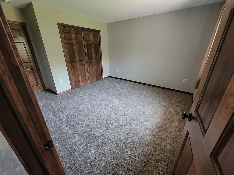 2749 Ridgewood St — Photo 12