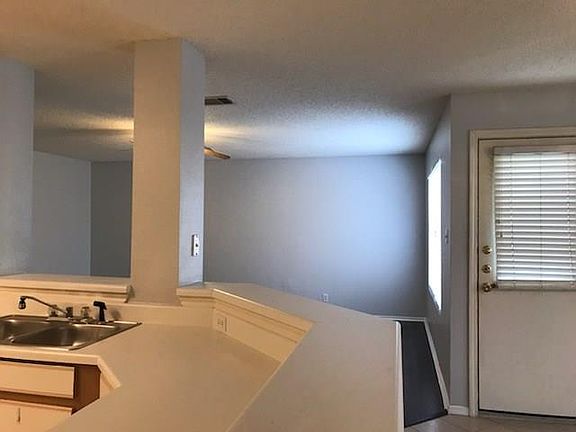4th image of 9700 Copper Creek Dr