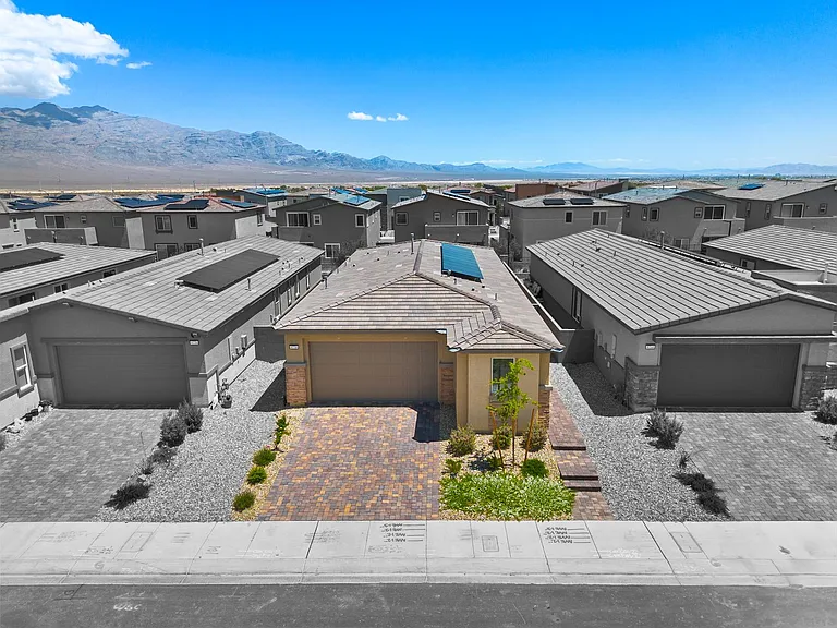 9770 Redwood Cascade St — Photo 33