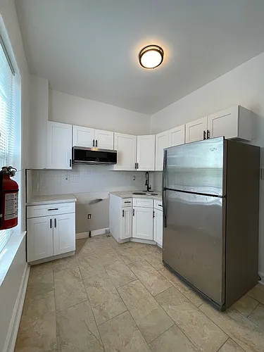 644 York St Photo 1
