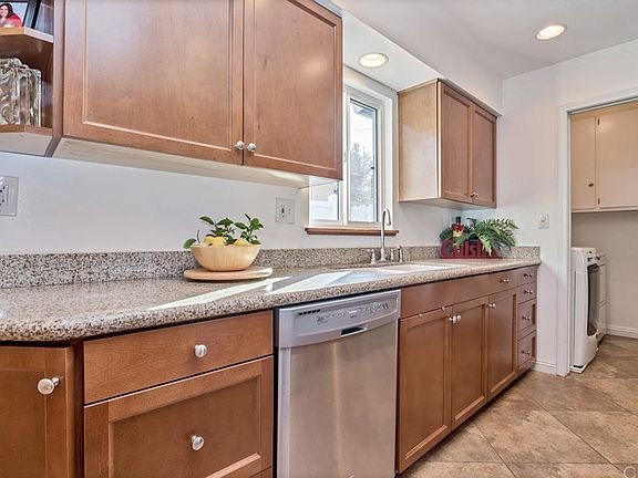 4th image of 523 S Citadell Ln