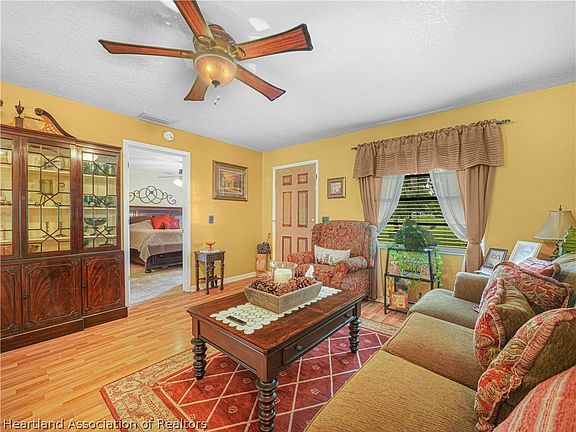 3rd image of 1585 Dena Cir