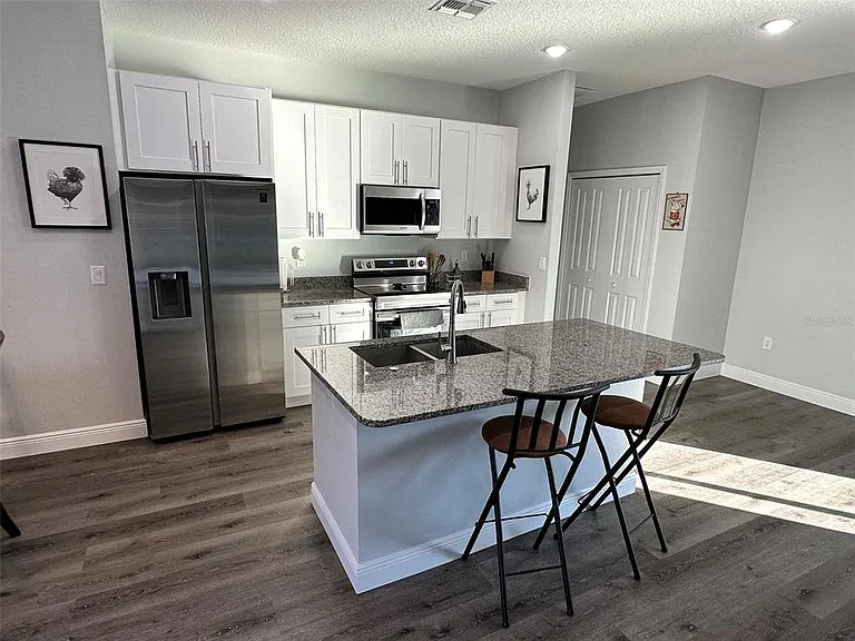 1361 Sacramento St — Photo 3