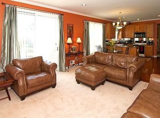 4 Melanie Ln, Phillipsburg, NJ 08865