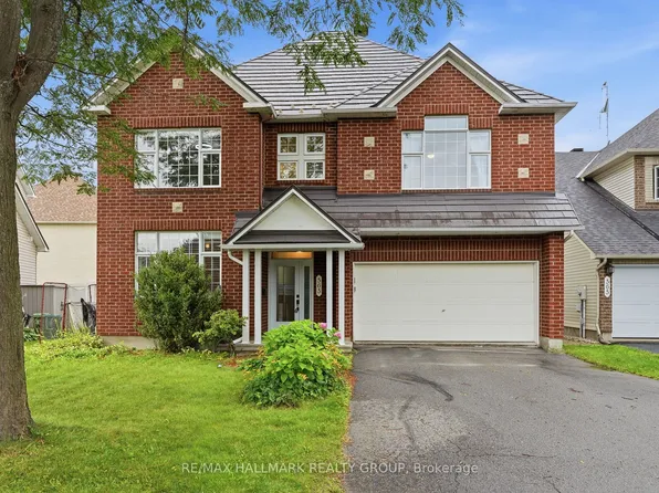 563 Evangeline St, Ottawa, ON K4A 4G4