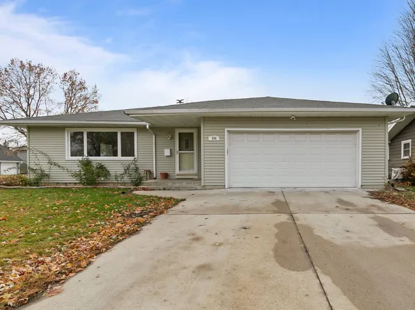 596 Sunset Ln, Fond Du Lac, WI 54935