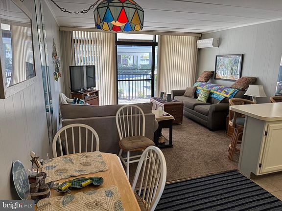4th image of 14 36th St Unit 3