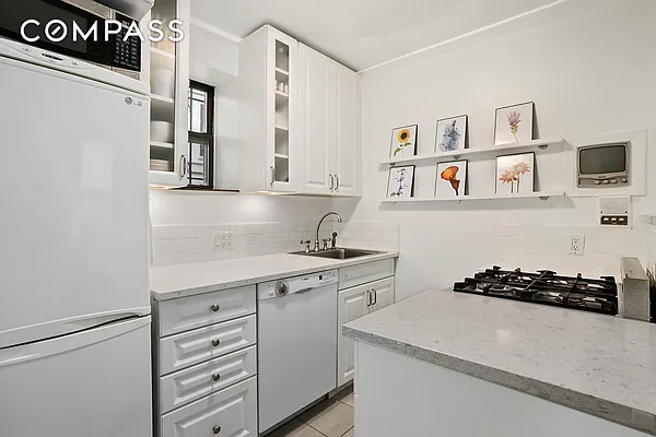Sold by Compass | media 1
