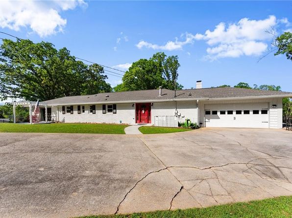 5383 Whitmire Dr, Gainesville, GA 30504