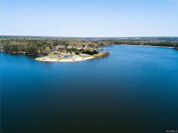 3rd image of 134 Lake Caroline Dr