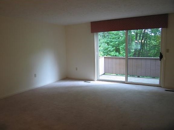 great room has insulated shade