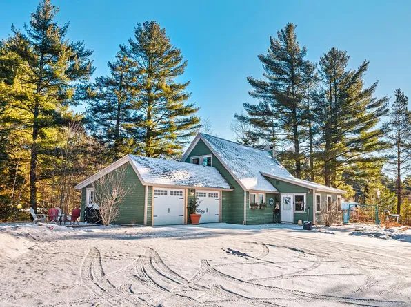 28 Cherry Ln, Lake Placid, NY 12946