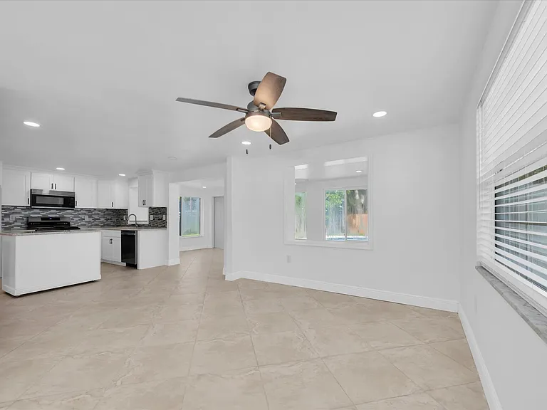 5600 Bayou Grande Blvd NE — Photo 16
