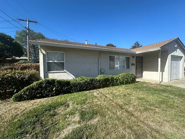 332-348 Bartlett Ave — Photo 1
