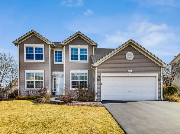 315 Tanager Ln, Lindenhurst, IL 60046