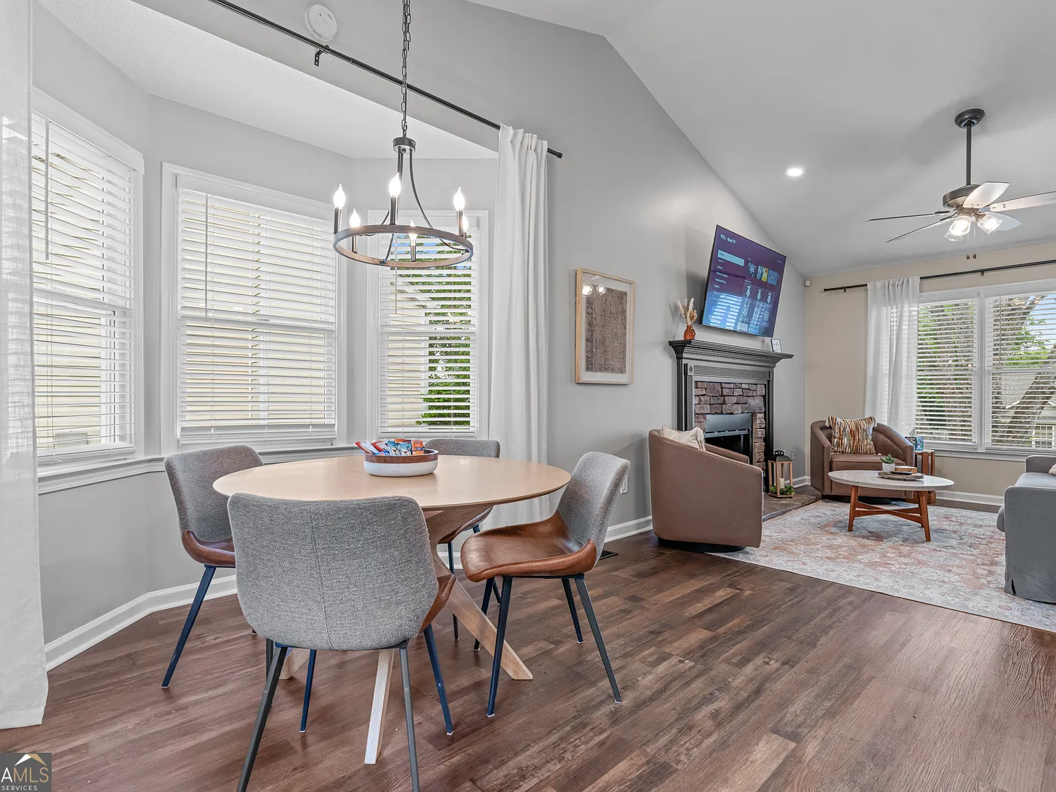 3 bed, 2.0 bath, $4,928 — Photo 2