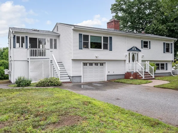 19 Cochrane Cir, Methuen, MA 01844