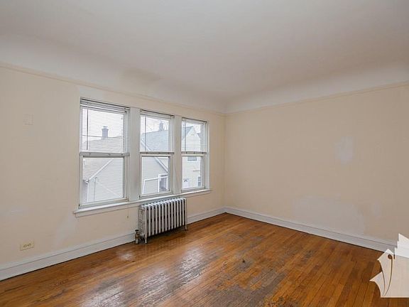 3rd image of 2944 N Albany Ave APT 1W