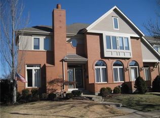 4225 Olive St, Saint Louis, MO 63108