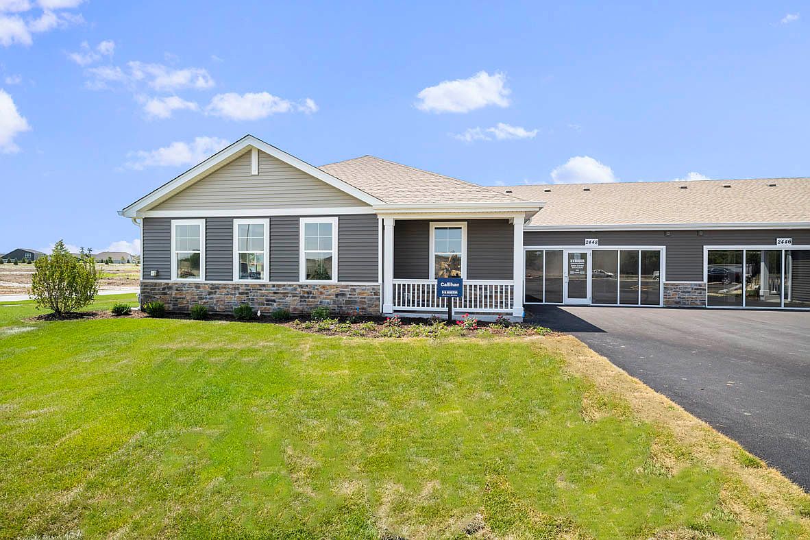 Cambridge Lakes North Ranch Townhomes by D.R. Horton Chicago in