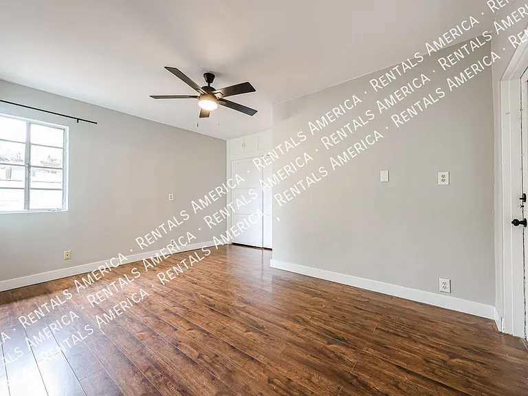 1723 W Indianola Ave — Photo 25