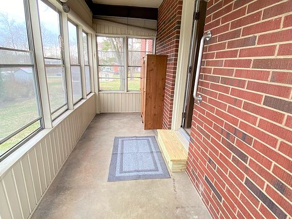 2nd image of 110 Circle Dr
