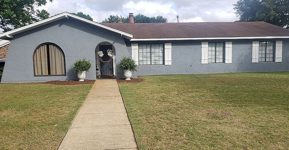 1st image of 131 Natchez Dr