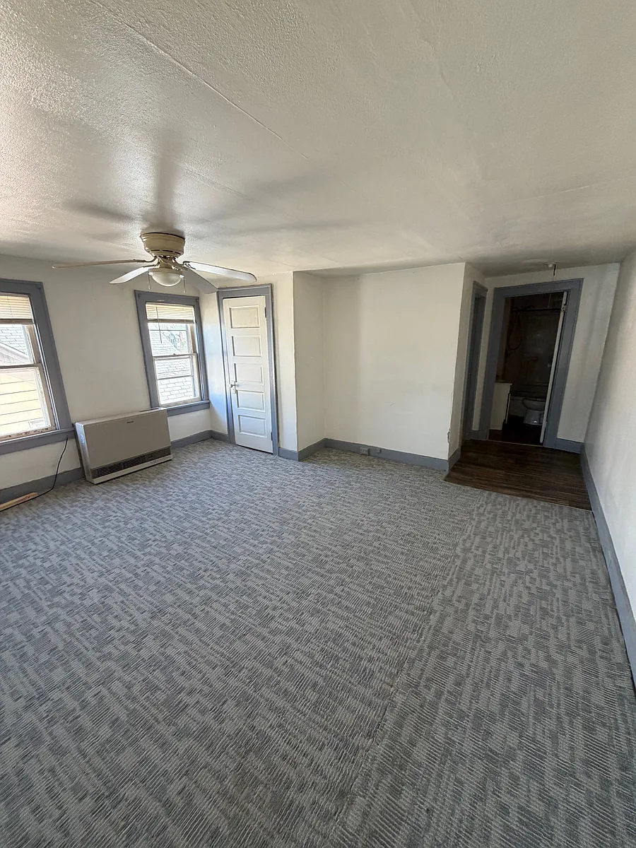 Building Photo - 411 Jackson Ave #3N