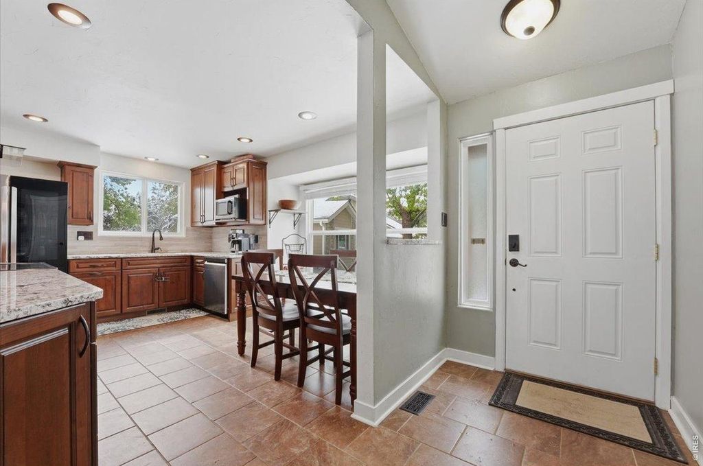 4400 Harpoon Ct