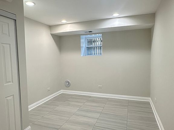 5th image of 5226 N Bernard St #G