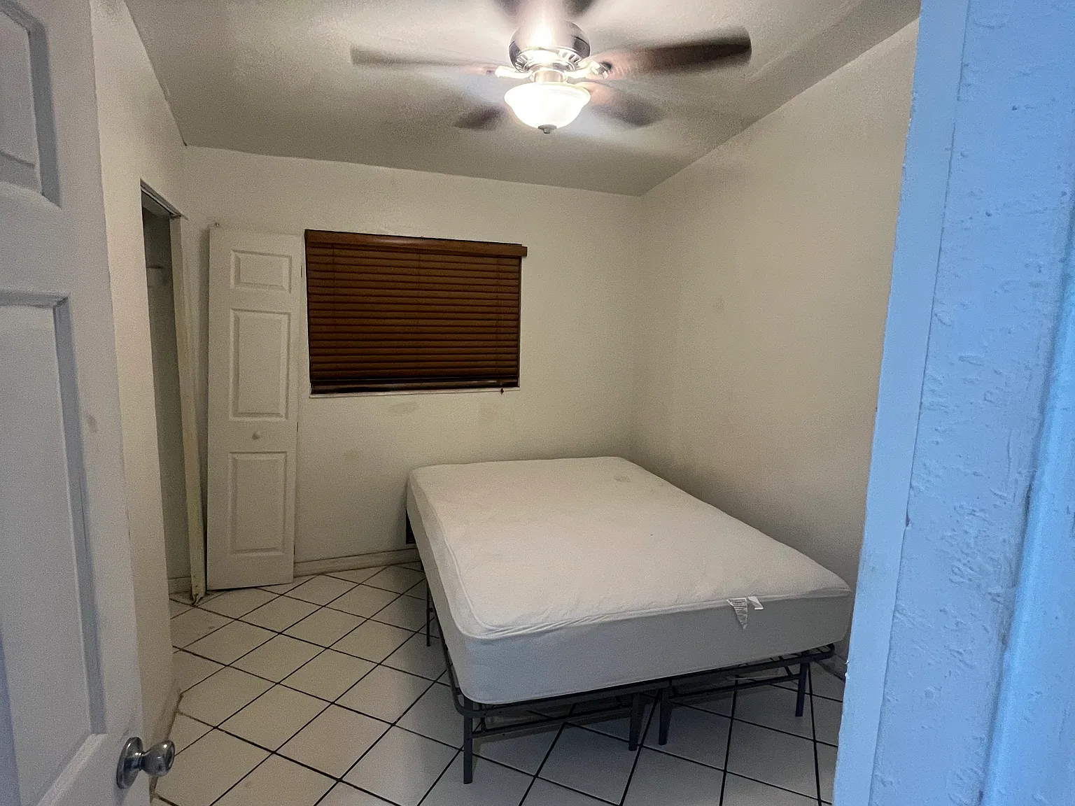 3 bed, 1200 sqft, $2,700 — Photo 2