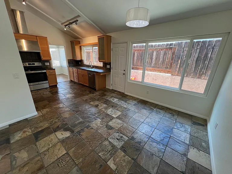 7418 Stoneview Ct — Photo 7