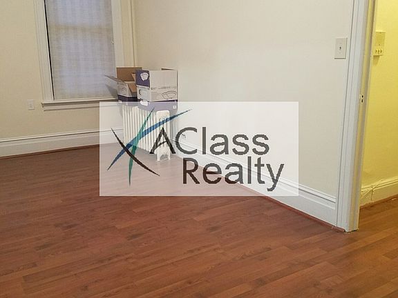 4th image of 2129 41st St #2B