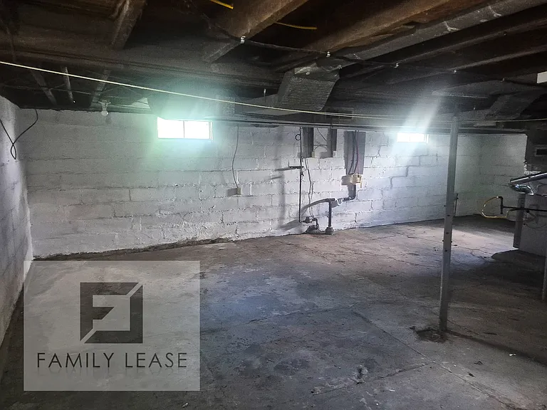 1701 Huron Ave — Photo 42