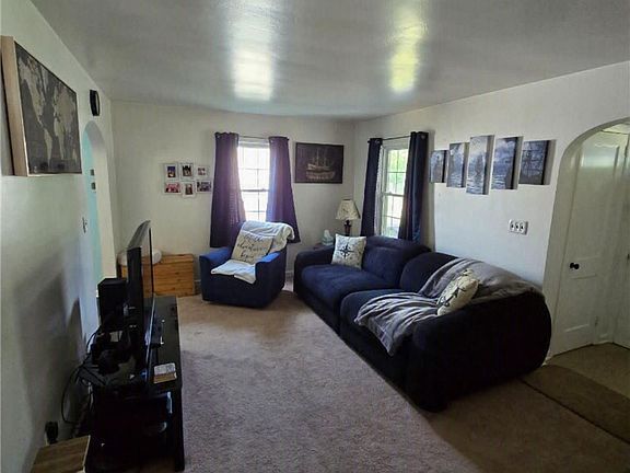 4th image of 1390 Patchen Ave SE