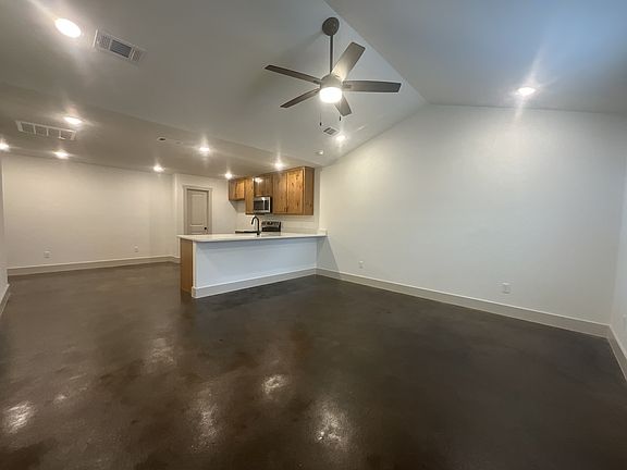 5th image of 543 Bradburn Rd #100