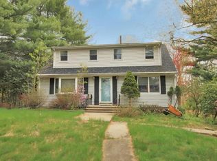 15 Bellows Ln, Monsey, NY 10952