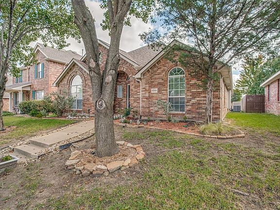 3rd image of 6009 Blue Spruce Ln