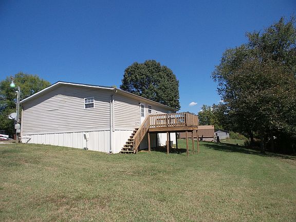3rd image of 1631 Boyds Creek Hwy