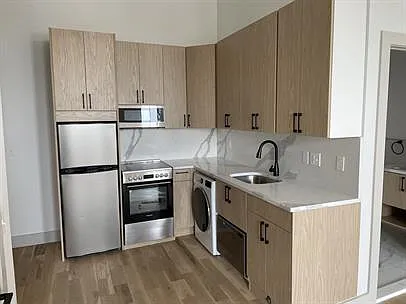 299 Main St #7