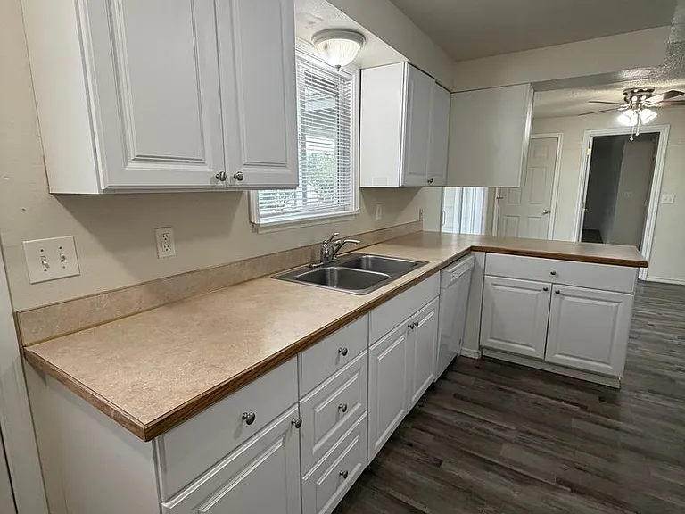 3804 S Cascade St — Photo 9