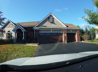 755 Hummerside Ct, Commerce Township, MI 48382