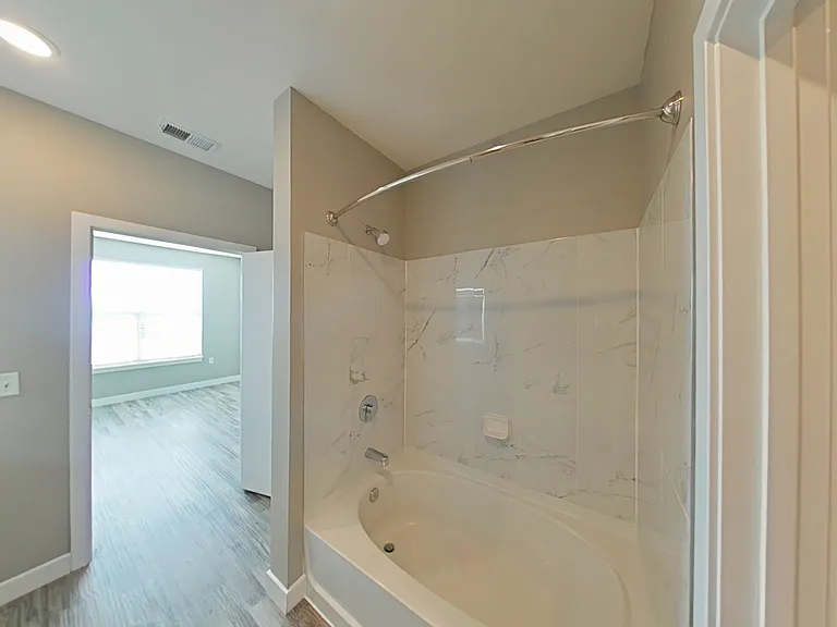 Allure Apartments — Photo 57