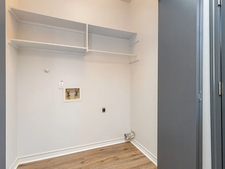 5501 Burnham Dr — Photo 39