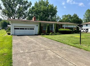 12 Fruitland Dr, New Castle, PA