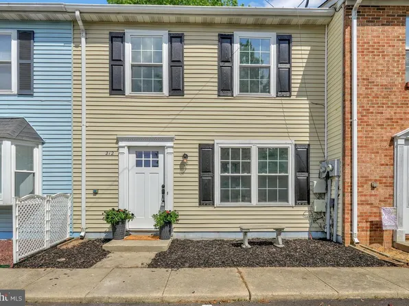 212 Dorchester Ct, La Plata, MD 20646