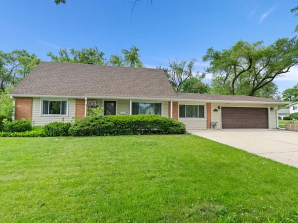 655 Lafayette Ln, Hoffman Estates, IL 60169