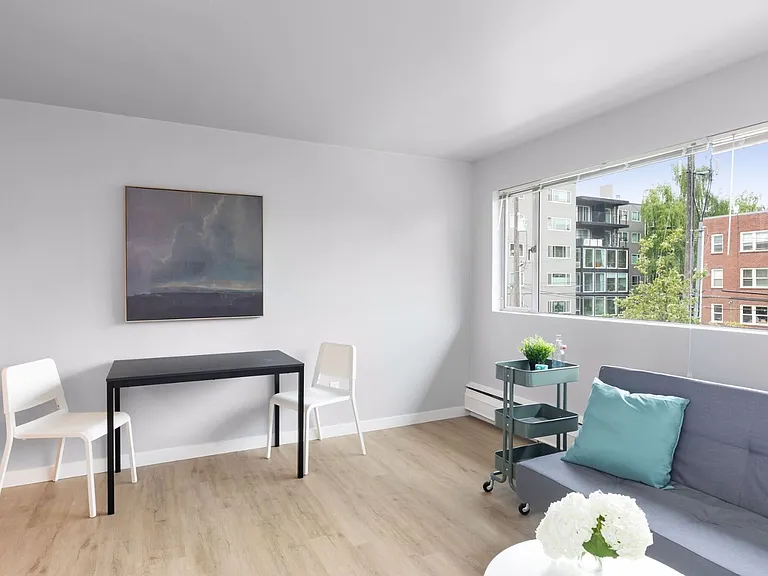 Bellevue Court on Capitol Hill — Photo 22