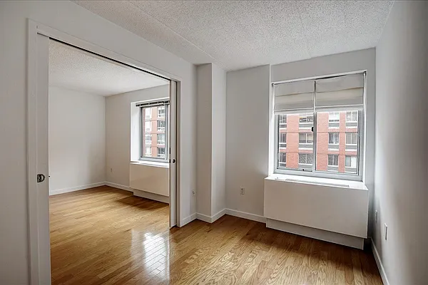 Rented by R New York | media 21