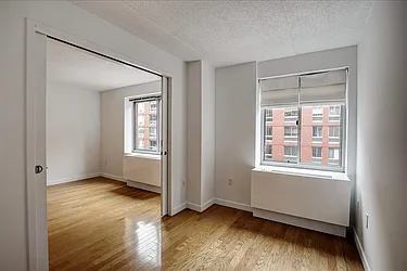 Rented by R New York